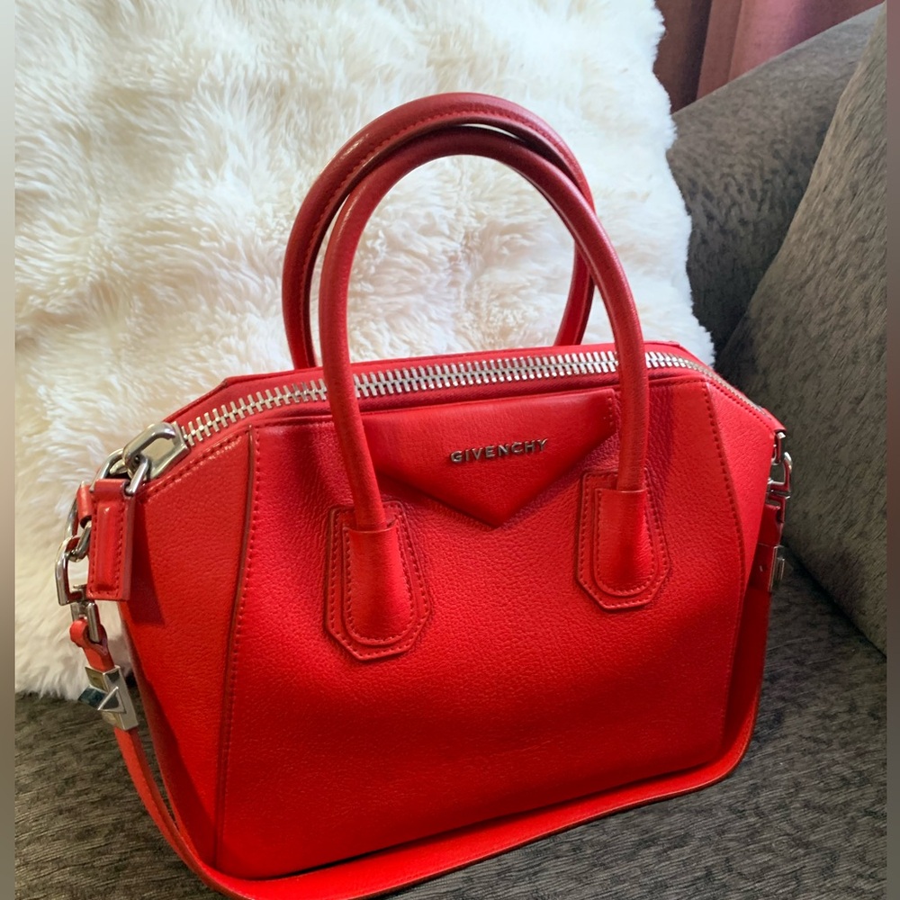 Givenchy Red Shoulder Bag - Picture 2 of 16